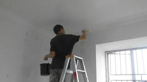  【省钱】墙面发霉发黑怎么办？教你一个最省钱办法，学会翻新4大技巧就行