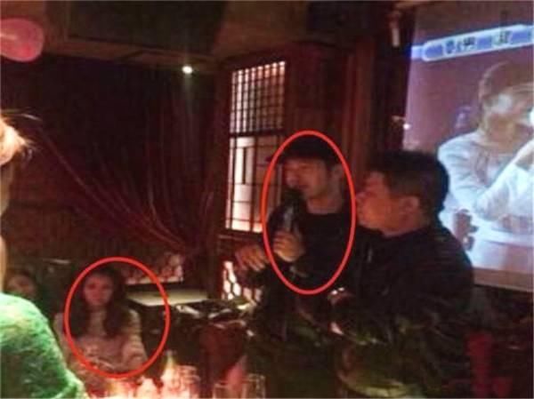 黄晓明出轨嫩模，消息未停baby又出轨跑男c姓?网友:都是半斤八两