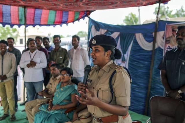 因对网络谣言缺乏辨别能力，印度农村已将6人当成人贩子打死