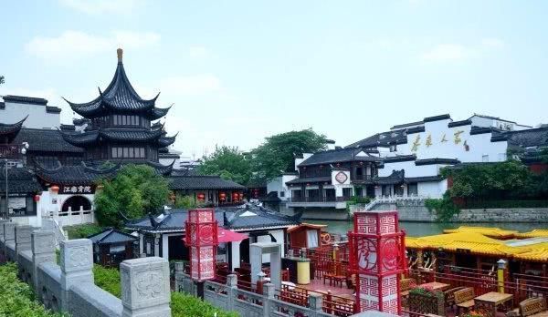 中国“最大方”的省会城市，高铁、地铁都往省外建，省内反被遗忘