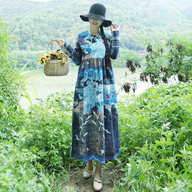 闷热的秋老虎，穿毛衣还太早!不妨试试穿棉麻装，洋气遮肉不显老