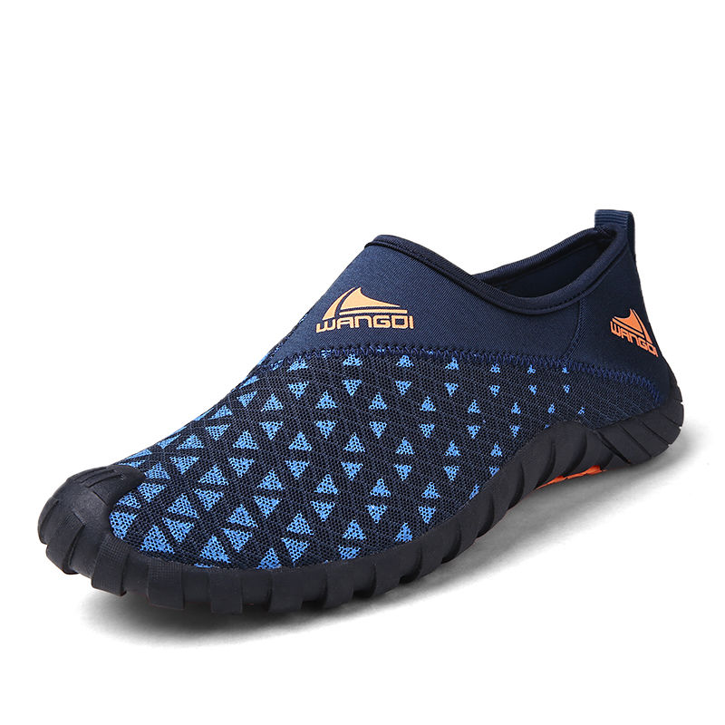 天气那么热,你还穿着皮鞋不难受吗?瞧瞧新出夏季呼吸鞋,忒舒适