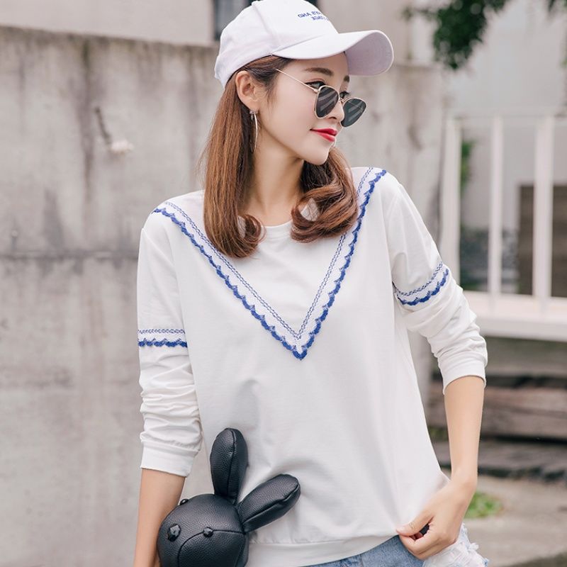 T恤这样穿的都是女神,清新有气质,你是下面哪一款呢