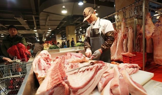 猪肉价格暴涨，目前生猪价格突破15元/斤，那么散户能赚多少？