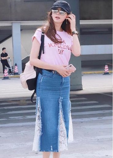 没有何穗的身材真别穿牛仔裙，像林志玲这样勒出大宽胯就尴尬了!