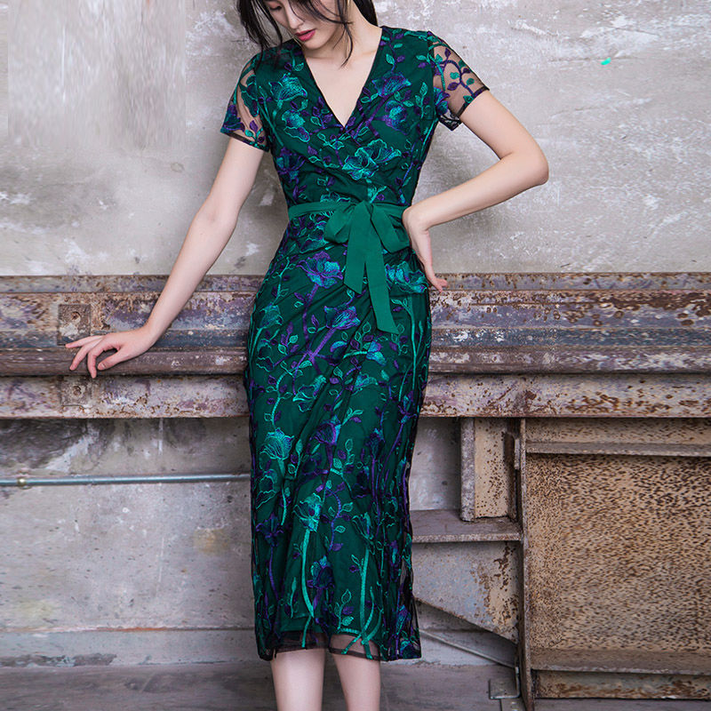 有一种美丽，叫穿包臀裙的女人，性感妩媚，美不胜收~~