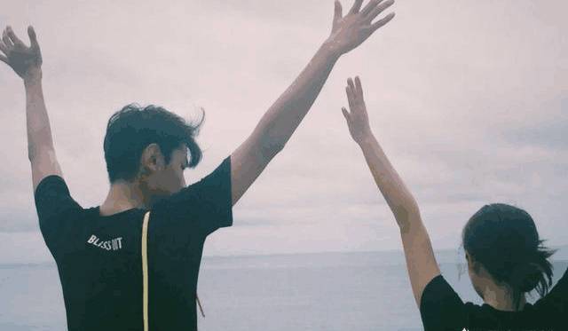 阙清子正式发文宣布分手，一句话回应你喜欢大海我爱过你，太精彩