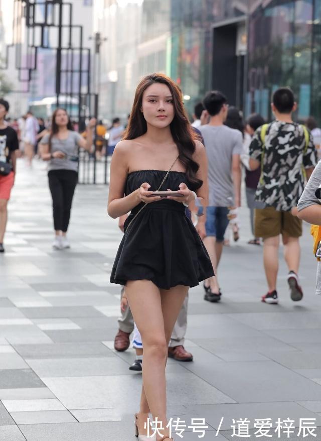  『气质』街拍拥有女神气质的小姐姐，身姿丰腴清爽怡人