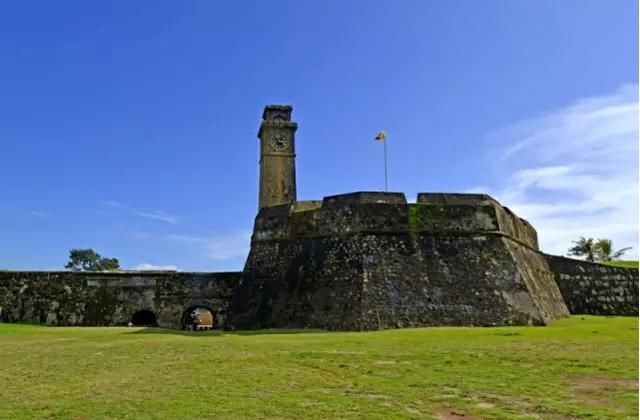 斯里兰卡，世界上最美的火车线，窗外的风景不禁让人连连按下快门