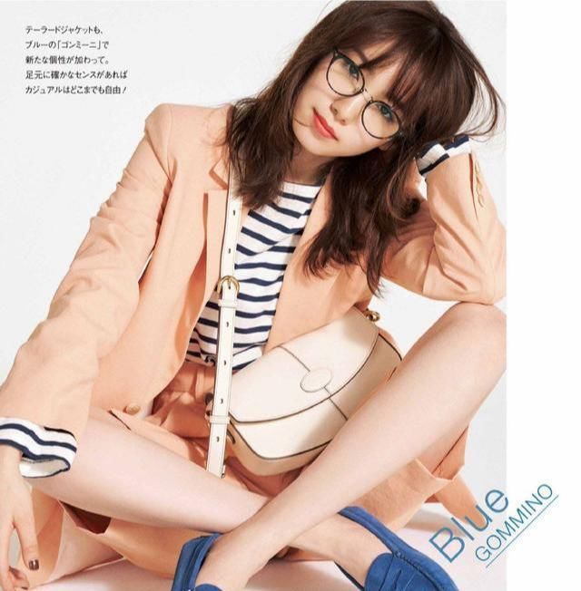  『不失女人』外出聚会如何穿搭?瞧瞧这样穿,休闲风的搭配示范,清爽又时尚