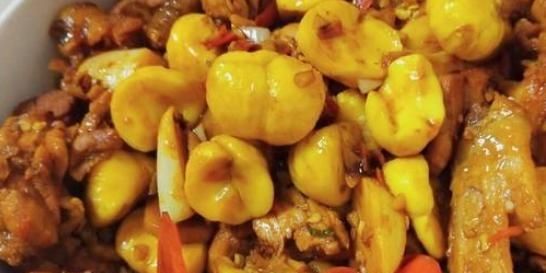  【板栗烧鸡】板栗搭配鸡肉，无敌美味回味一整天！