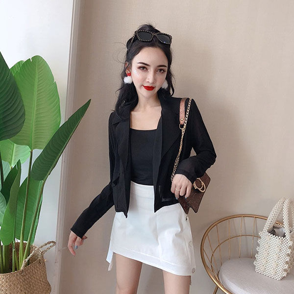 半身裙现在超流行,相信半身裙的小力量,相当完美