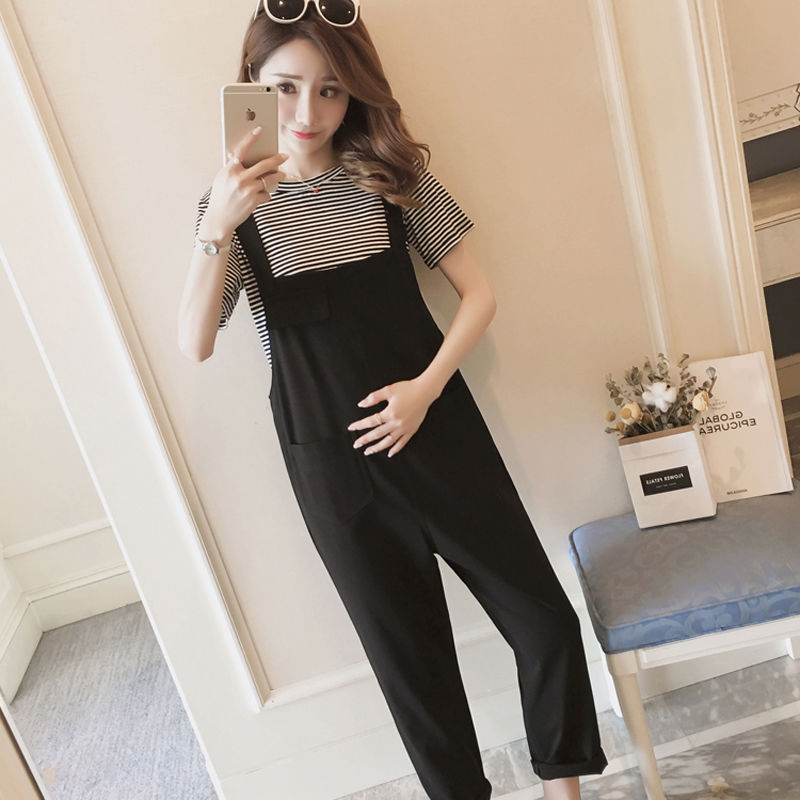 今秋已经不流行穿短裤了，看看下面这背带裤，美得无与伦比