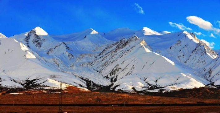 在古代神话发源地的昆仑山, 科学家发现恐怖的“地狱之门”