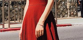 去海边穿比基尼太俗气了，现如今都穿沙滩裙，惹火所有男人