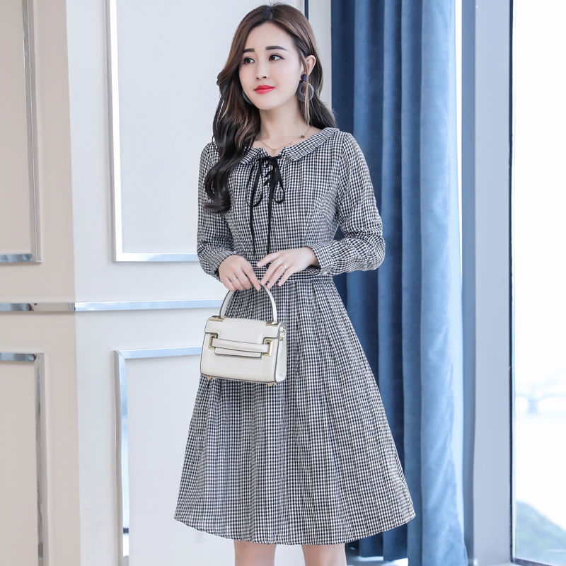 奔四奔五的职业女性来一件这样的秋装，搭配小高跟，想不美都难