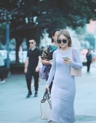 香奈儿:不动时像80斤,走路时100斤都不止!,她的裙子真“稀奇”