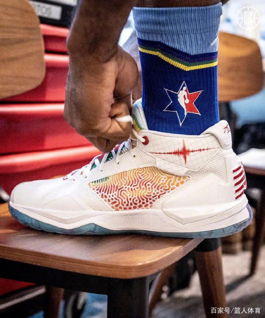  『球员』NBA球员上脚：伦纳德的NB篮球鞋，除了签名鞋还有低帮版！