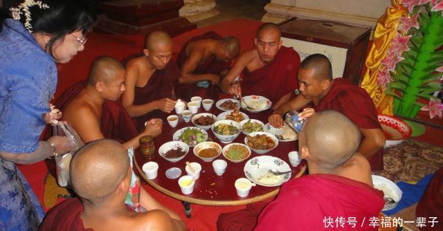 为何有人说去寺庙少捐点香火钱？网友：有的和尚都吃出脂肪肝了！