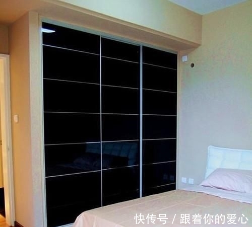 『案例』案例:天生黑色控!连衣柜都要选成黑色的
