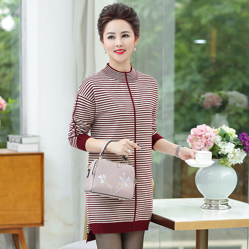 哇塞!谁说50岁就老了!老妈换上气质秋装，美得像才35