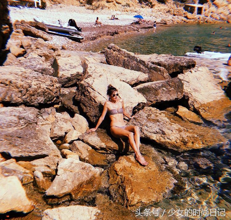 AA西班牙度假美照，状态美到犯规!