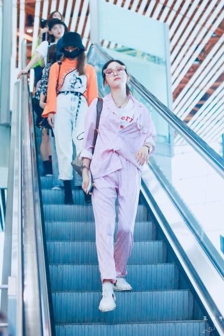 听说吴宣仪的这衣服火了？方便、舒适……买一套根本不够穿！