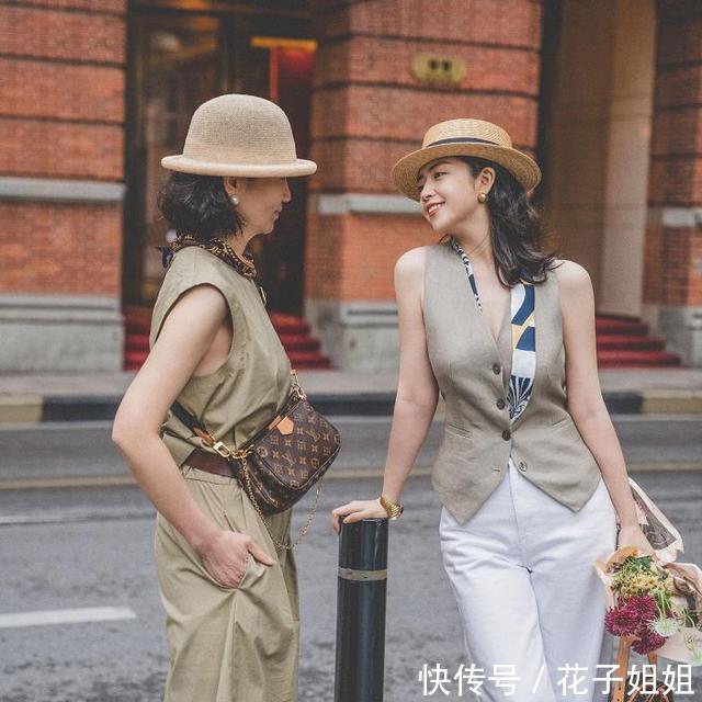 炎热的夏■女人50岁以后,尽量少穿t恤,今夏学三木妈妈这样穿,时髦优雅