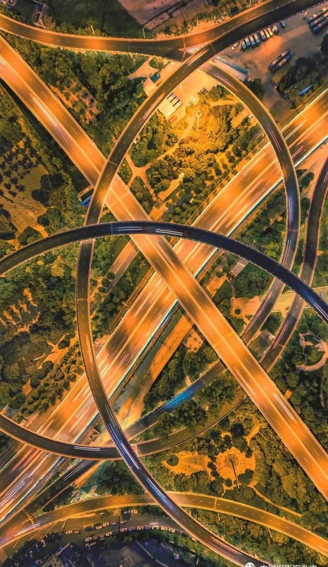 中国那么美，到空中去看看 |  访航拍摄影师吕凤霄