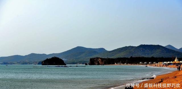 它被称为中国的马尔代夫，坐落在大连，有着北方最美的海岸景观