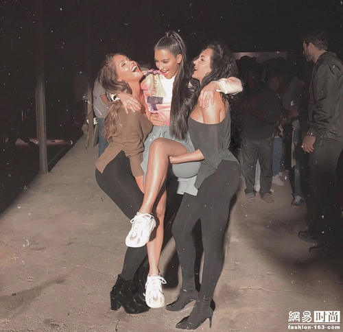 卡戴珊这么富 但她穿的衣服真的都不是啥值钱货