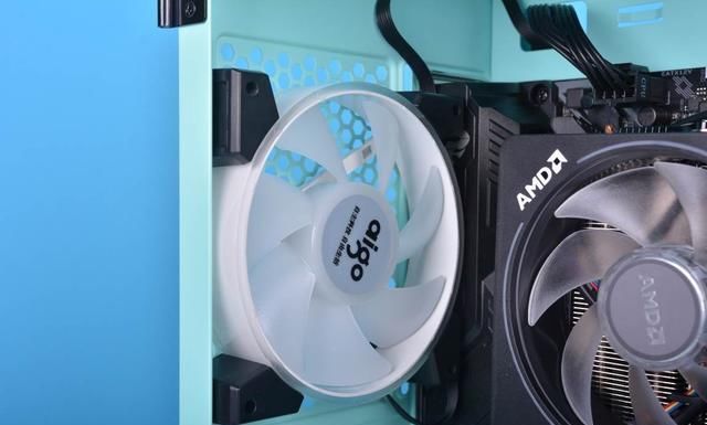  『暮光C3』就让我来让你的生活变得更多彩，爱国者YOGO M2薄荷绿装机实录