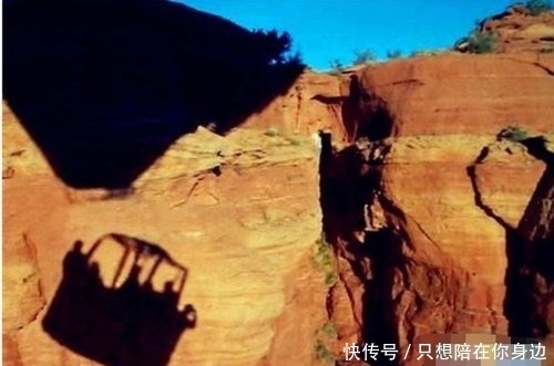 生命最后一刻拍下的争议照片，最后一张太戏剧了