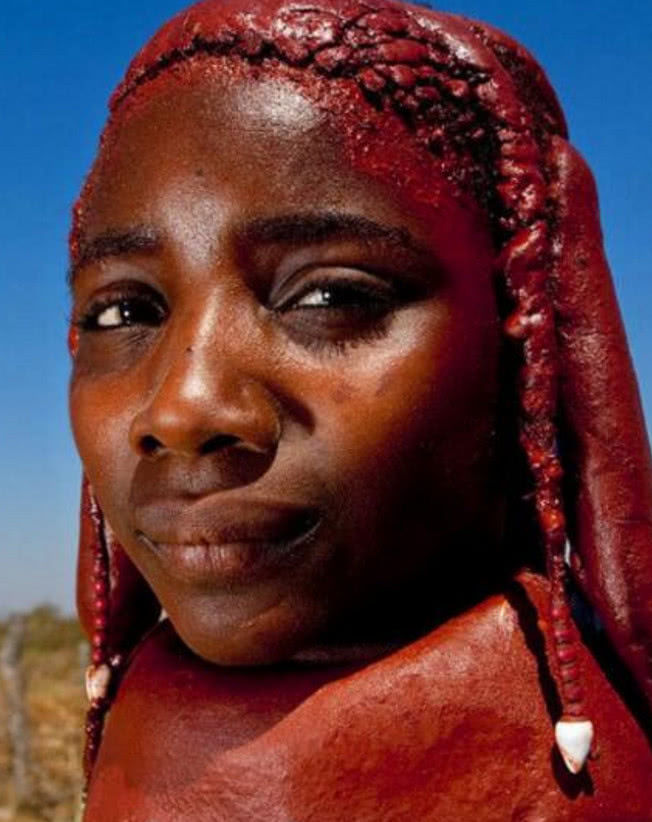 非洲这些女人，比时尚之都巴黎模特更会打理，每个人造型独一无二
