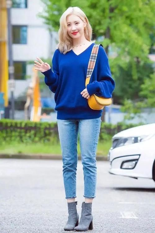  「气色」今年流行“经典蓝”质感穿搭，提亮气色显品味