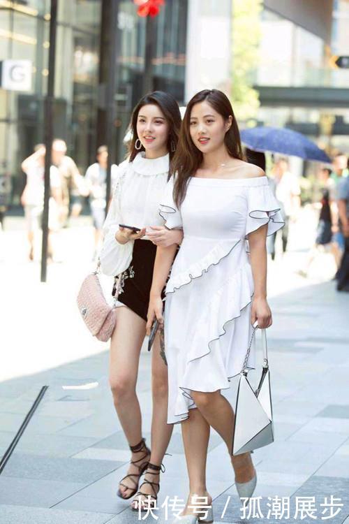 「美女」时尚美女的连衣裙打造仙女般气质,轻巧可人的搭配秀出潮人风范