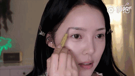 郑爽素颜真的那么美?教你1秒识破女星心机素颜妆!