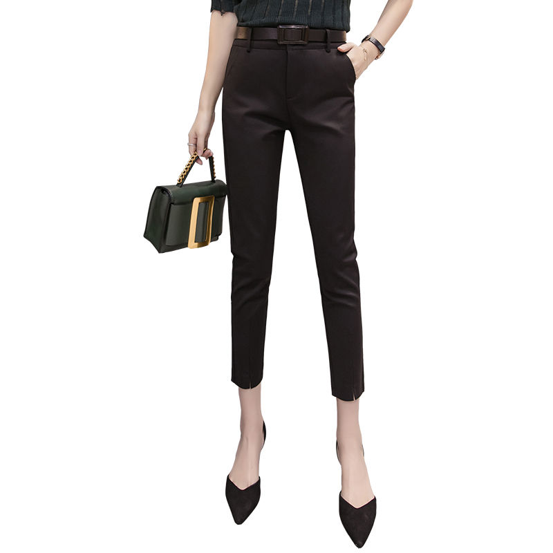 美女们入秋穿这女裤，百搭洋气又好看，“酷”到不行