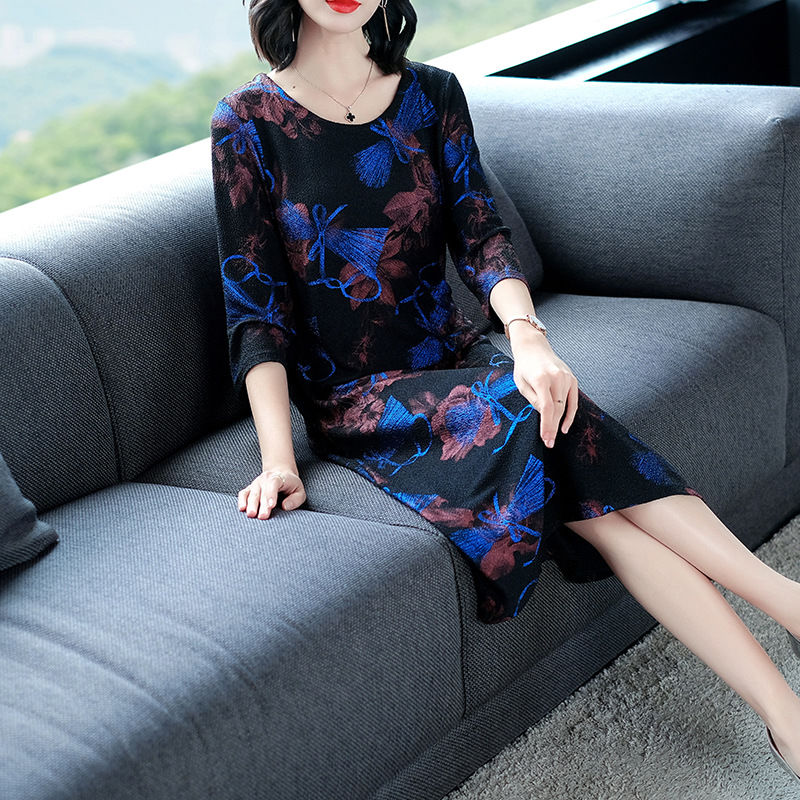 偷偷告诉你!凌晨刚上秋裙，比套装洋气，比旗袍显瘦，关键还不贵