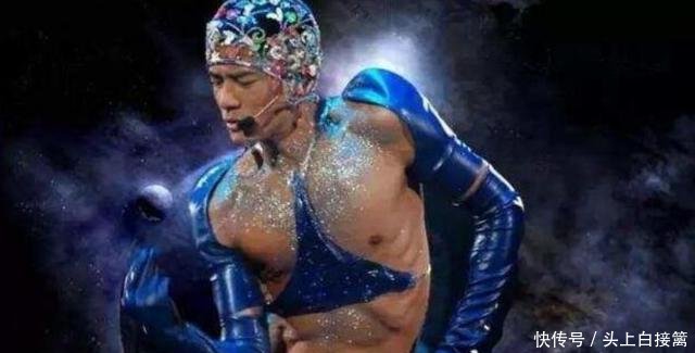 明星最“尴尬”的穿搭,吉克隽逸不雅观,而他内裤反穿当背心!