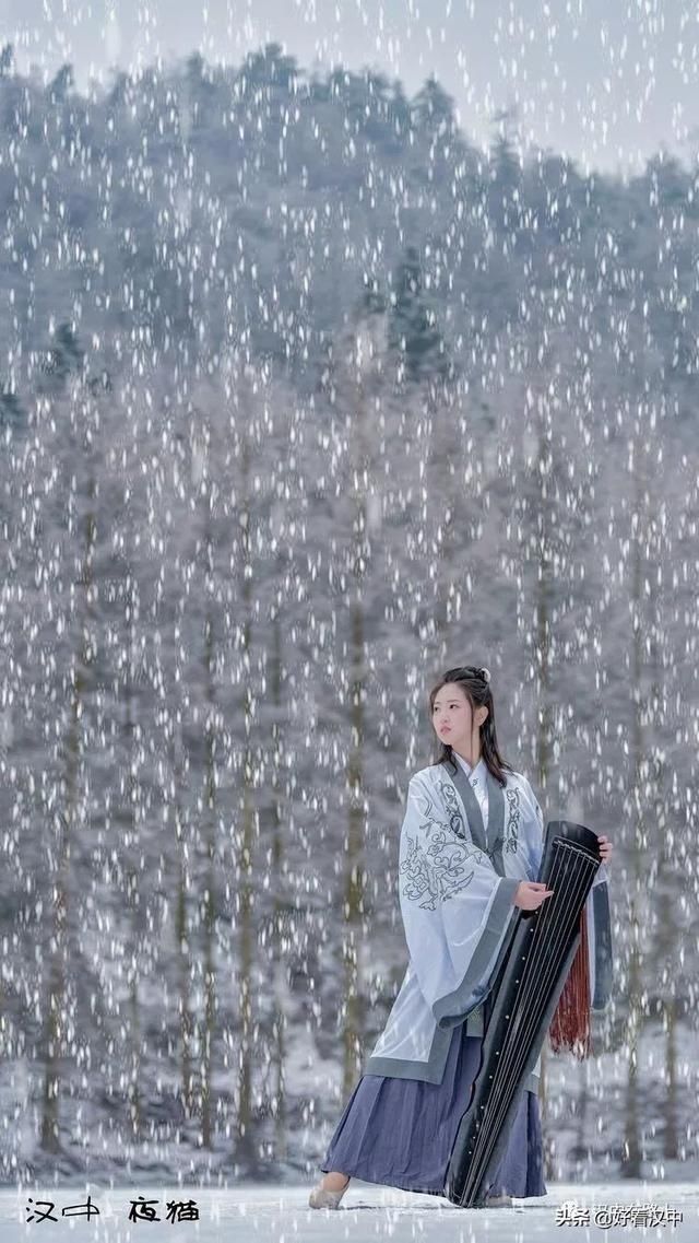 大雪过后的汉中龙池特别适合汉服摄影，不信你看