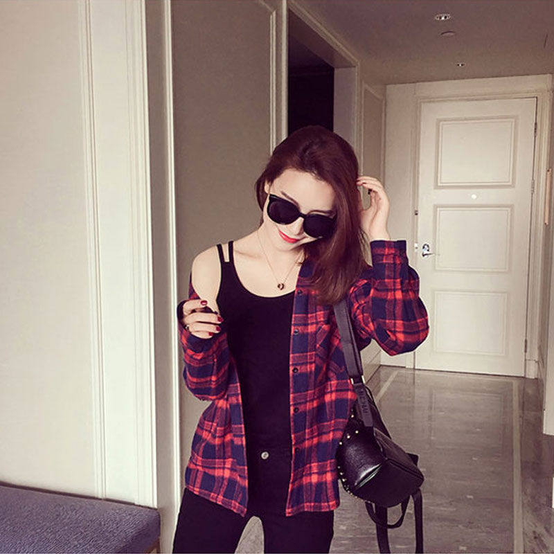 黑丝袜什么的都扔了吧!有这吊带衫就足够，若隐若现贼迷人