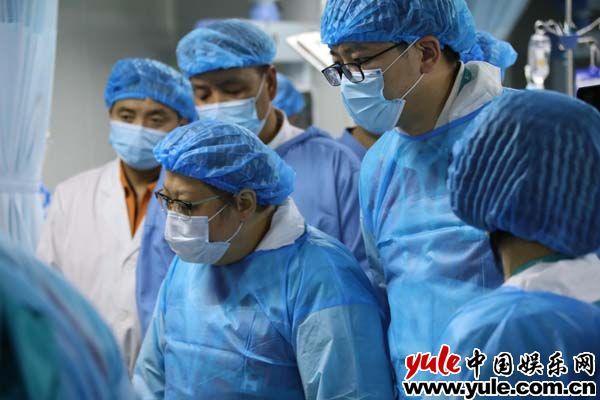 小沈阳辟谣！称正与韩红做公益  谭维维声音沙哑呼吁关注儿童健康