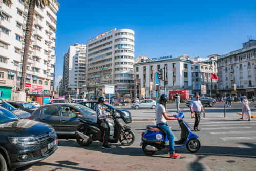 法国在非洲建立一座“欧洲城市”,穷人富人分开住,但经济发达