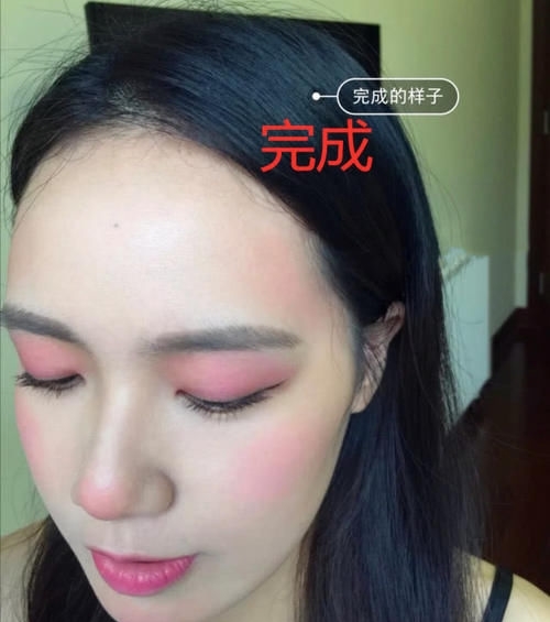 芭比:一支芭比粉口红完成全脸妆容,开头:开玩笑?结局:大神,求教程
