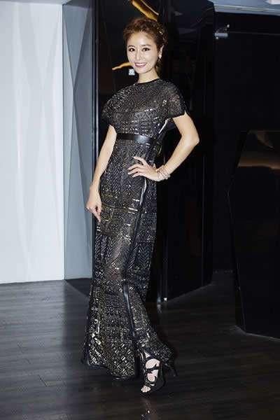 林心如穿着朴素本想低调，但戴着60多万配饰成“行走的人民币”!