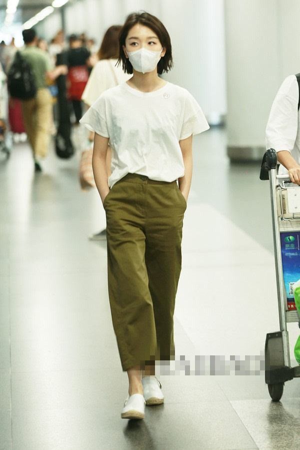 周冬雨这不是“筷子腿”而是“锥子腿”,说她70斤我都信!