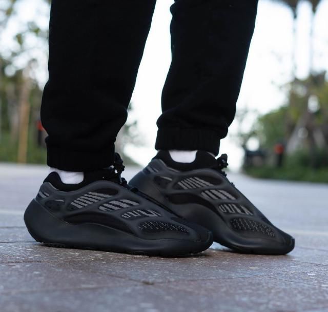  『发售』最贵的 5000+！一张图告诉你，目前发售了多少 Yeezy 700！
