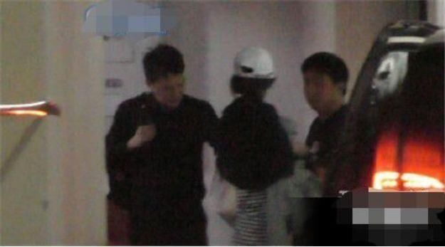 35岁高龄剩女赵丽颖恋情曝光!冯绍峰发文坐实?网友:无药可救