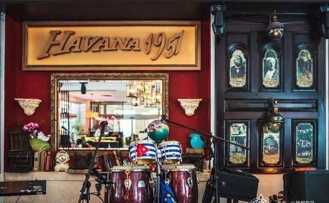 沙滩热风比基尼，这座城市无比热辣，难怪全球明星都爱来这儿度假